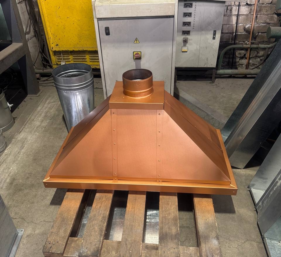 Изготовили партию вытяжных зонтов в премиальном бронзовом цвете