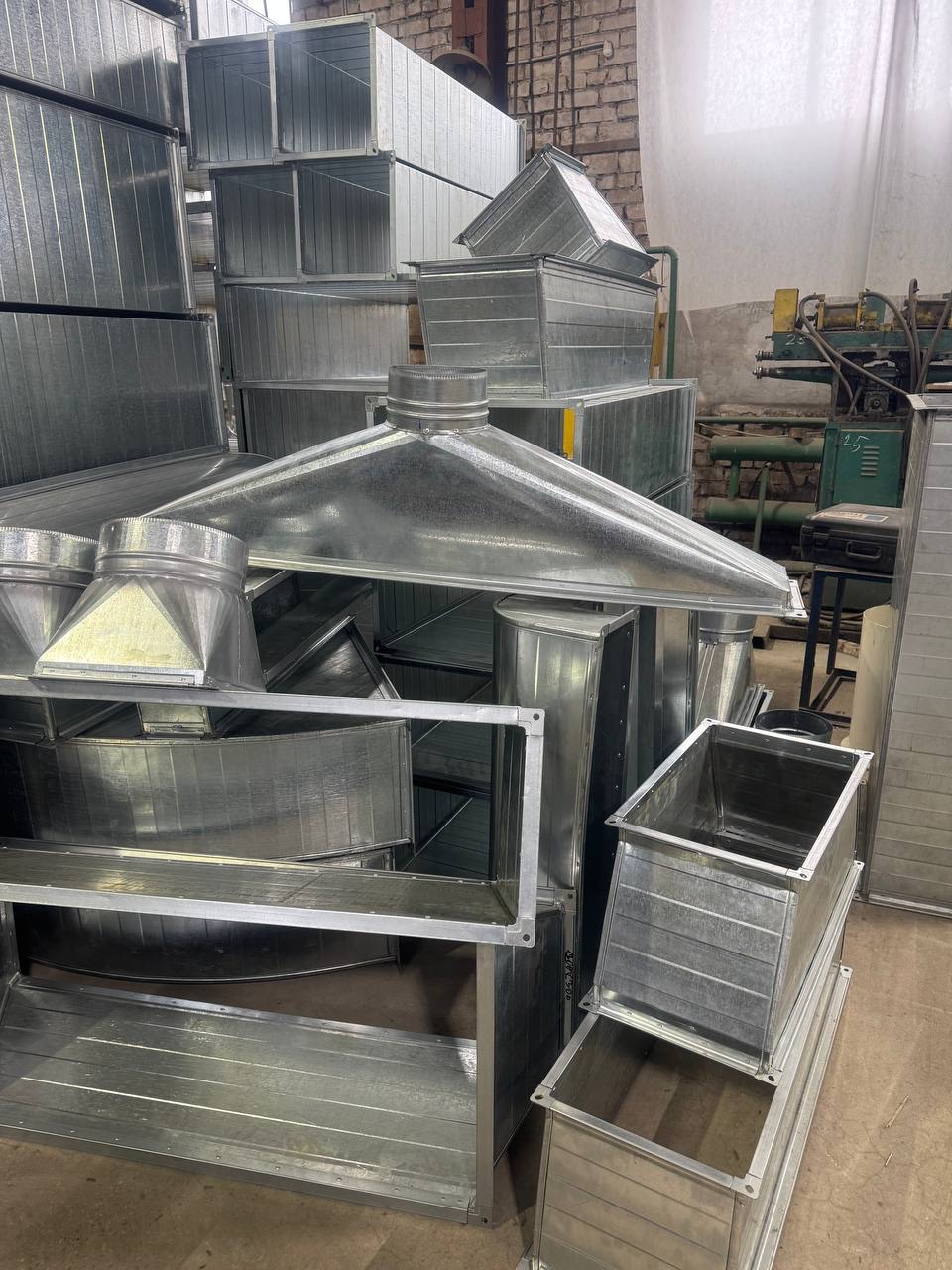 Воздуховоды в цехе